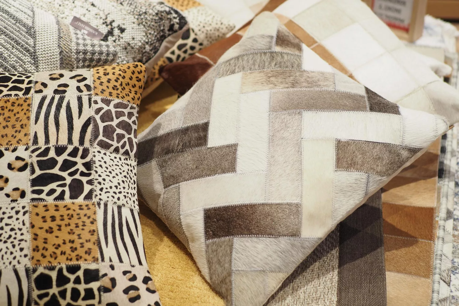 Dierenprintjes combineren in huis in de accessoires